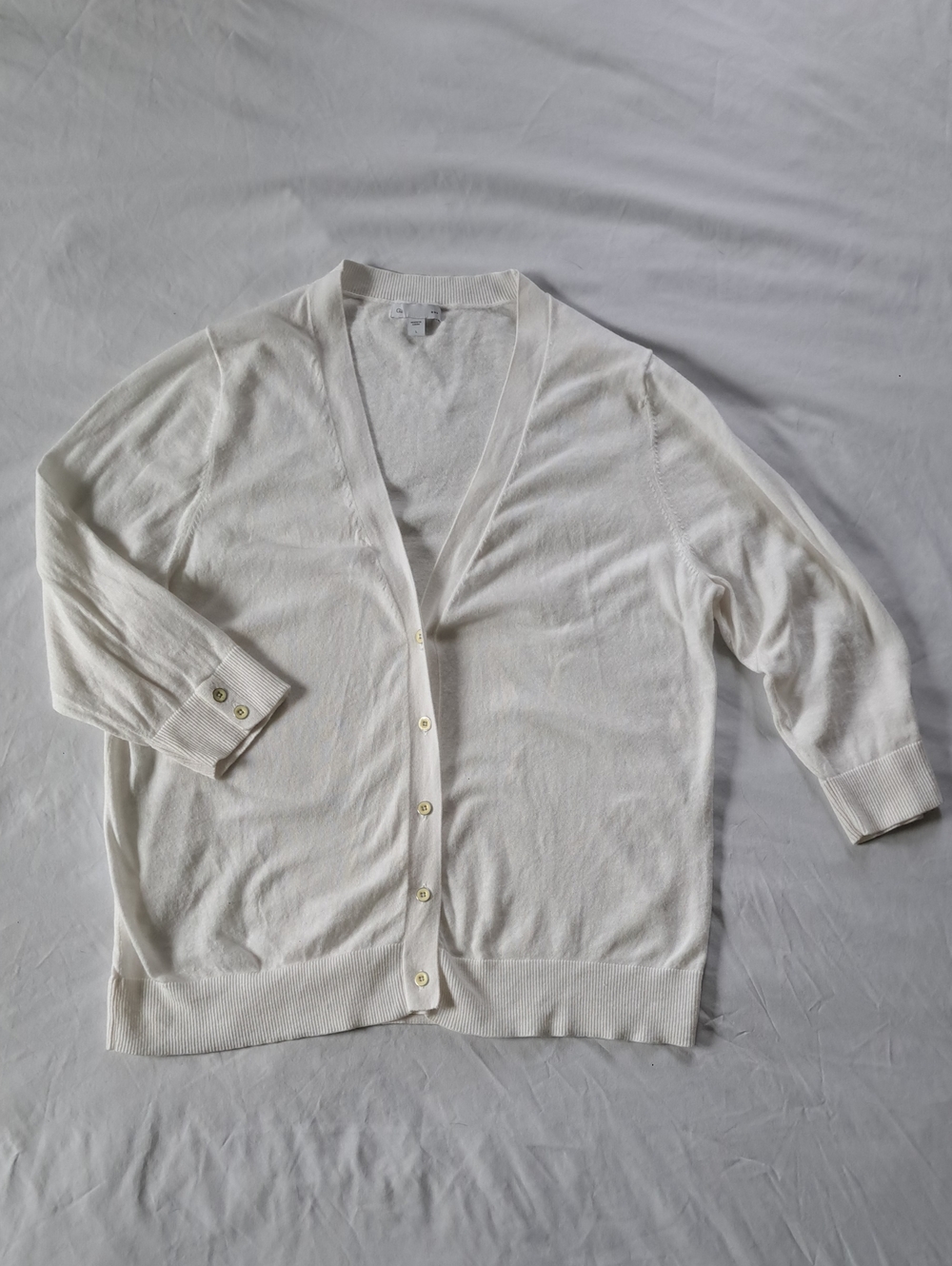 ​GAP White Lightweight Cotton V-Neck Button Cardigan Sweater With 3/4 Sleeves L